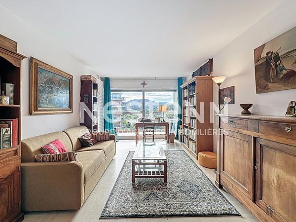 MANDELIEU :2P SUD OUEST / luminuex GARAGE ET CAVE