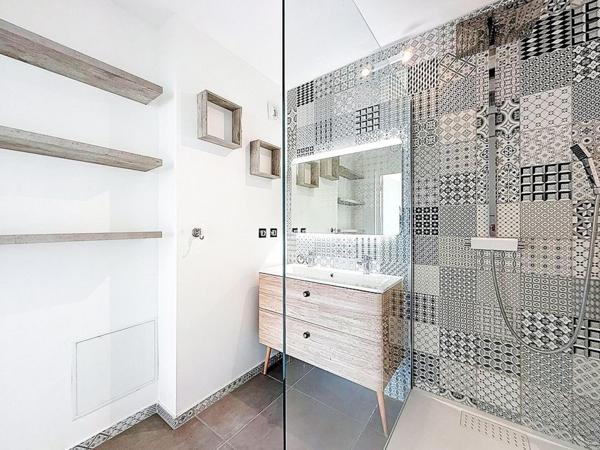 Caluire St Clair. Appartement lumineux avec vue