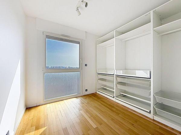 Caluire St Clair. Appartement lumineux avec vue