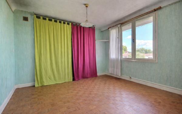 Maison à vendre    5 pièces •  Amou