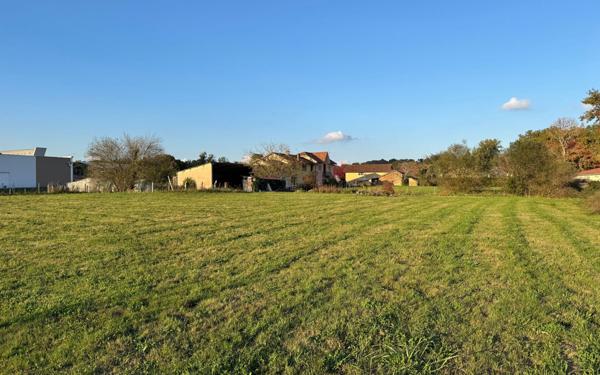 Maison à vendre    5 pièces •  Amou