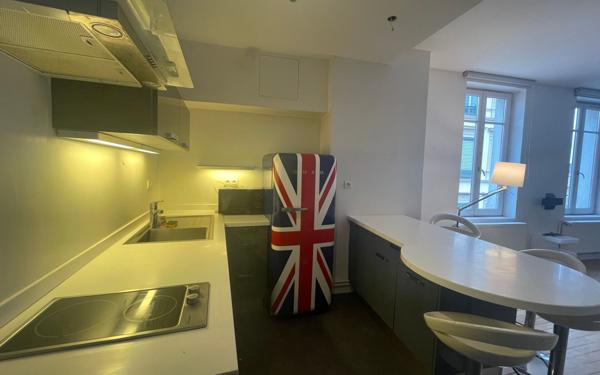 Appartement à louer    2 pièces • 50,50 m2 Lyon 1