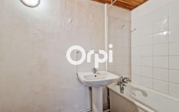 Appartement à vendre    2 pièces • 42,86 m2 Saint-Martin-en-Haut