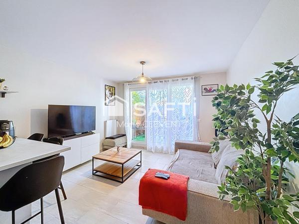 Magnifique appartement 2 pièces avec balcon sans vis à vis,  1 place de Parking en sous sol.