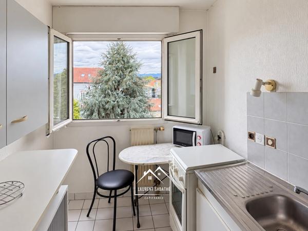 BILLÈRE (64) - À VENDRE - Appartement T2 LOUÉ - Balcon et stationnement privatif.