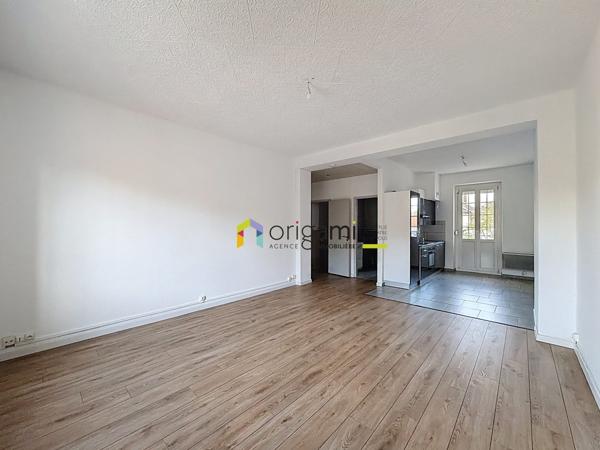 NEUDORF - Spacieux 2P traversant