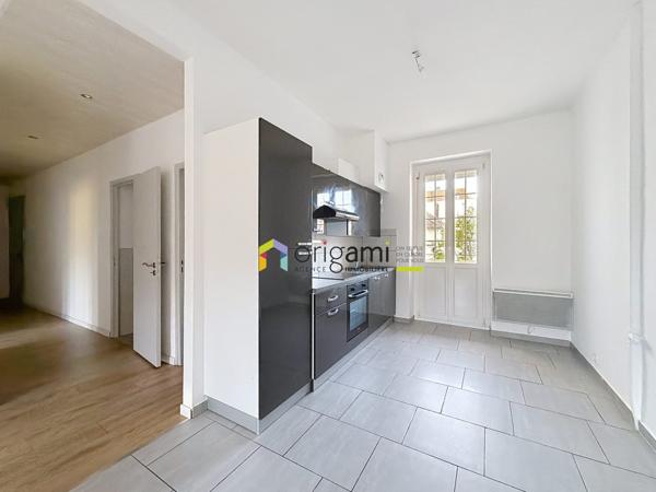 NEUDORF - Spacieux 2P traversant