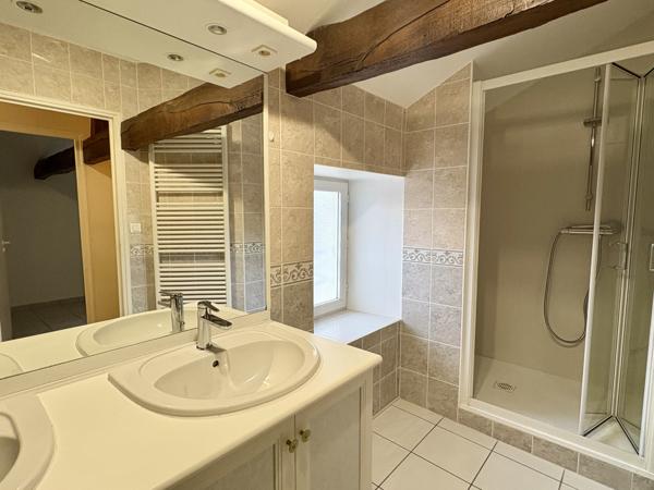 Maison de ville de 4 pièces - CHASSENEUIL DU POITOU Chasseneuil-du-Poitou (86360)