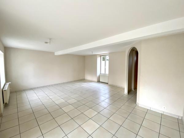 Maison de ville de 4 pièces - CHASSENEUIL DU POITOU Chasseneuil-du-Poitou (86360)