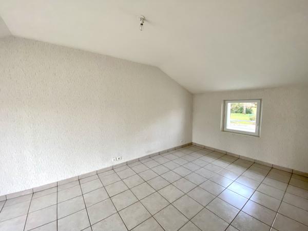 Maison de ville de 4 pièces - CHASSENEUIL DU POITOU Chasseneuil-du-Poitou (86360)