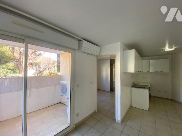 T3 RDC angle, terrasse, lumineux, hyper centre Lecques, plage à pied, emplacement exceptionnel !