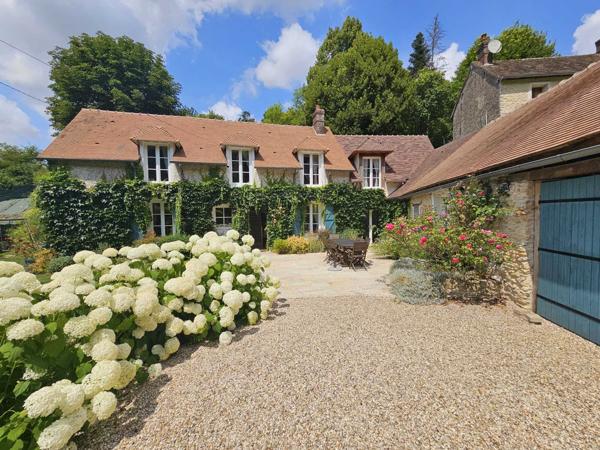 Ménilles (27120) Charmante maison en pierres dans petit hameau tranquille