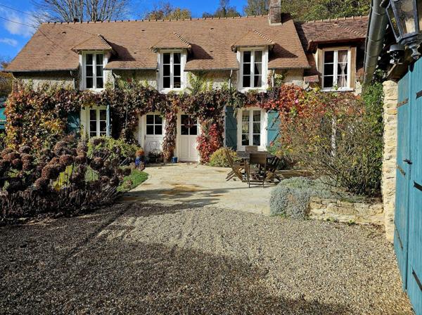 Ménilles (27120) Charmante maison en pierres dans petit hameau tranquille