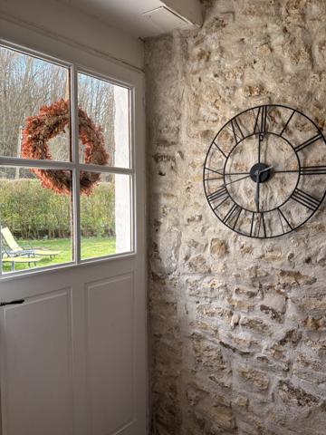 Ménilles (27120) Charmante maison en pierres dans petit hameau tranquille