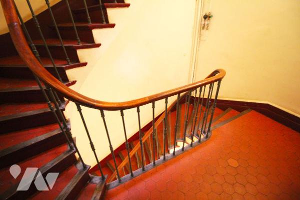 Appartement T2 de 44m2 (Carrez) avec balcon, en plein coeur du Camas (5e)