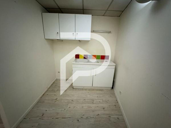 Local commercial 2 pièces 48.31 m2