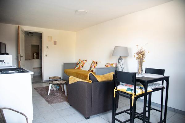 Maison 121m² + Studio 23.50m² et piscine à vendre proche de COTEAUX-DU-BLANZACAIS (16)