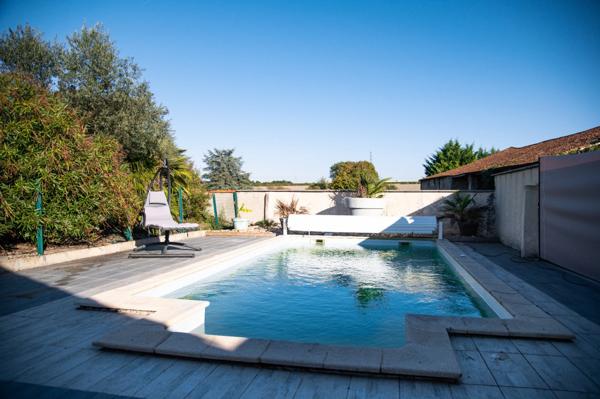 Maison 121m² + Studio 23.50m² et piscine à vendre proche de COTEAUX-DU-BLANZACAIS (16)
