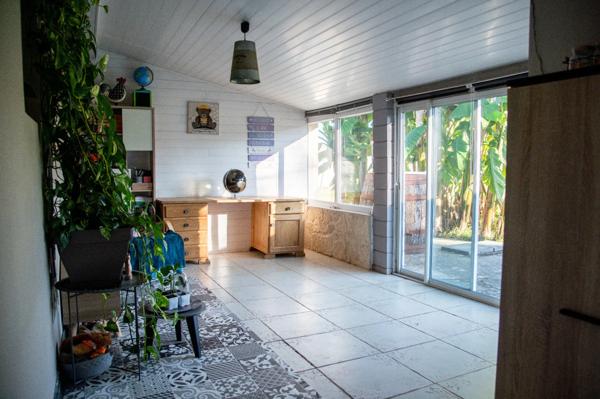 Maison 121m² + Studio 23.50m² et piscine à vendre proche de COTEAUX-DU-BLANZACAIS (16)