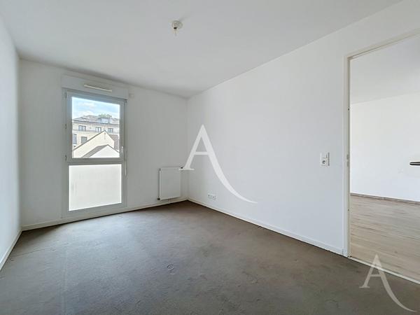 Appartement 2 pièces au coeur du centre ville de Mantes La Jolie avec place de stationnement