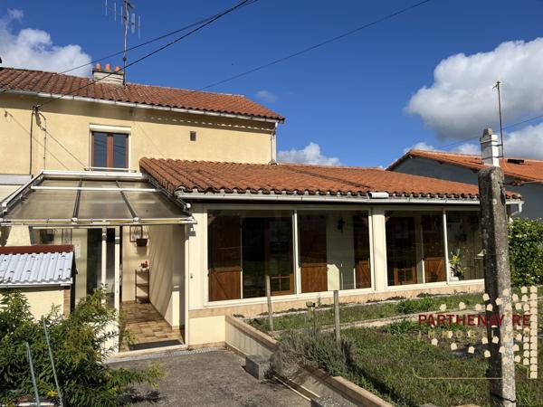 Pavillon à étage sur PARTHENAY
