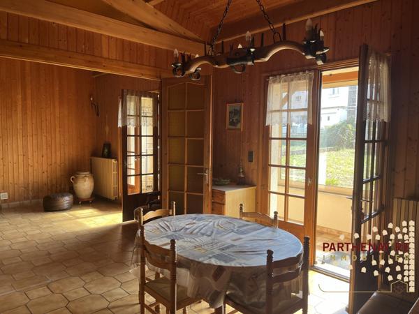 Pavillon à étage sur PARTHENAY