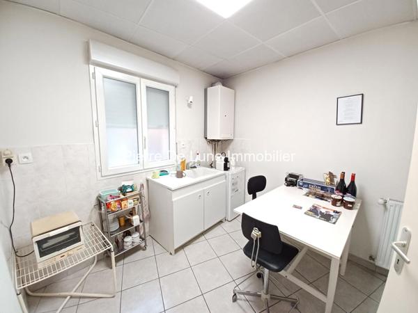 Bureau À louer 4 pièce(s) 56 m²