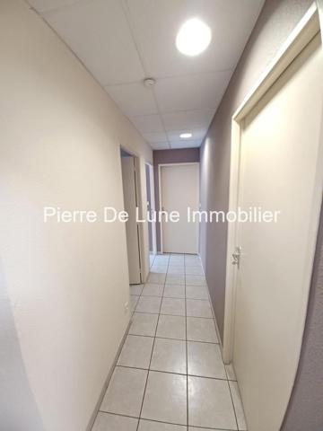 Bureau À louer 4 pièce(s) 56 m²