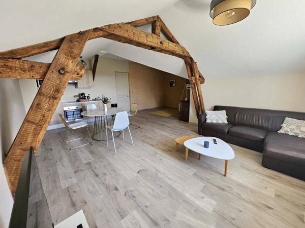 MAISON DE CARACTÈRE - 10 PIECES - MONTROND LES BAINS