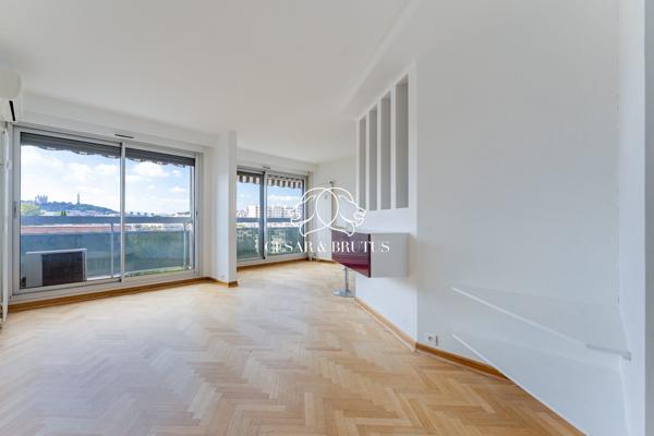 Appartement – 5 pièces – 105 m² – Etage élevé – Cave – Stationnement – Lyon 6