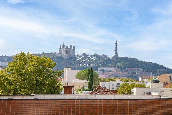 Appartement – 5 pièces – 105 m² – Etage élevé – Cave – Stationnement – Lyon 6