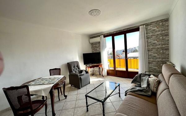 Appartement à louer    2 pièces •  Saint-Laurent-du-Var
