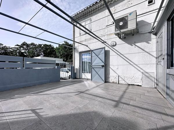 Local commercial + 2 appartements