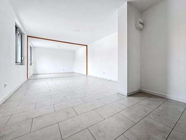 Local commercial + 2 appartements