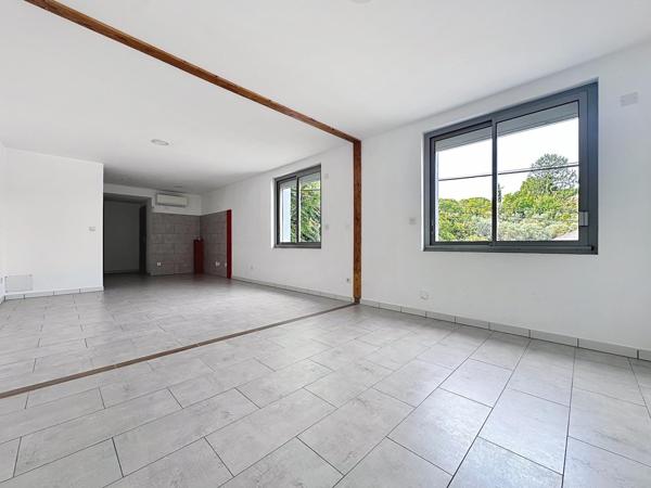 Local commercial + 2 appartements