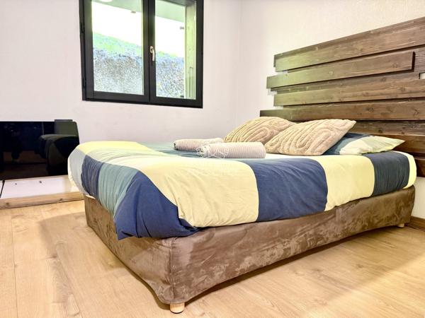 Saint-Gervais-les-Bains, appartement duplex T3 + cabine, 74 m² total, 68 m² habitables, balcon, parking, casier à skis, piscine et billard.