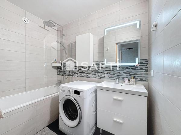 HYPER CENTRE-VILLE - CALME - LUMINEUX - REFAIT A NEUF