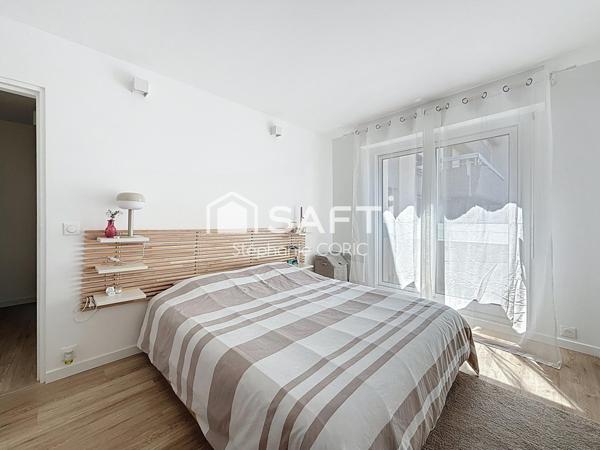 HYPER CENTRE-VILLE - CALME - LUMINEUX - REFAIT A NEUF