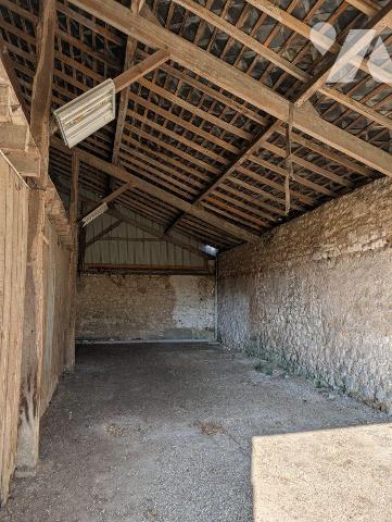 À Vendre - Maison Bourgeoise Divisée en 2 Appartements - Le Lude (Sarthe)
Idéalement située, p...