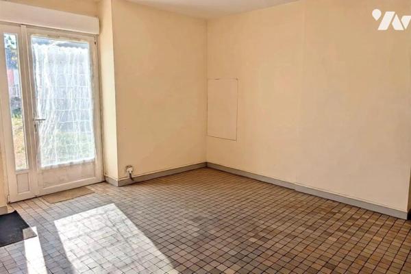 À Vendre - Maison Bourgeoise Divisée en 2 Appartements - Le Lude (Sarthe)
Idéalement située, p...