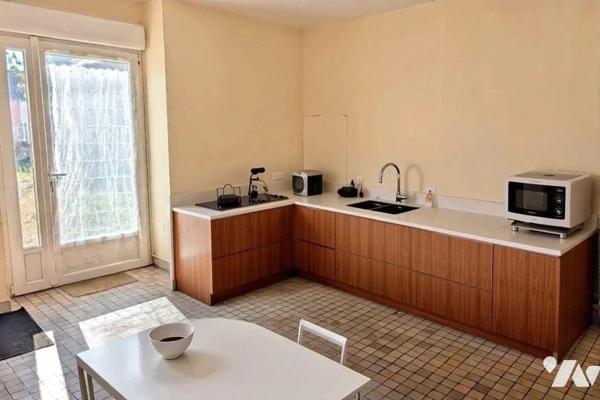 À Vendre - Maison Bourgeoise Divisée en 2 Appartements - Le Lude (Sarthe)
Idéalement située, p...