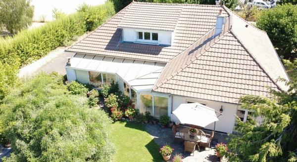 Maison de 179 m2 à Loudun , 5 chambres, grand jardin arboré, garage, vaste sous sol