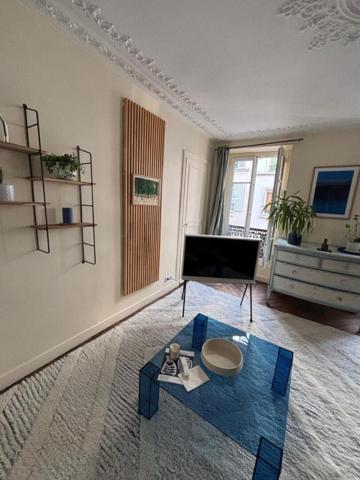 STUDIO MEUBLE - PARIS 11