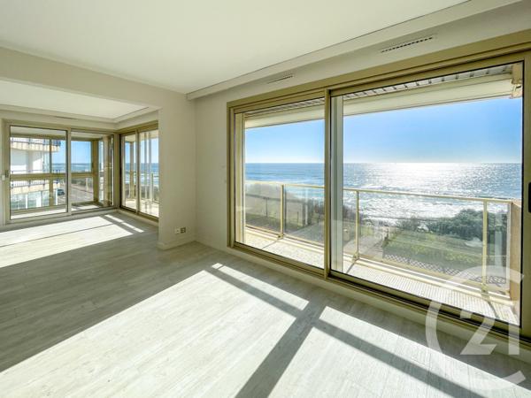 Appartement F5 à vendre  5 pièces - 119,78 m2 LES SABLES D OLONNE - 85