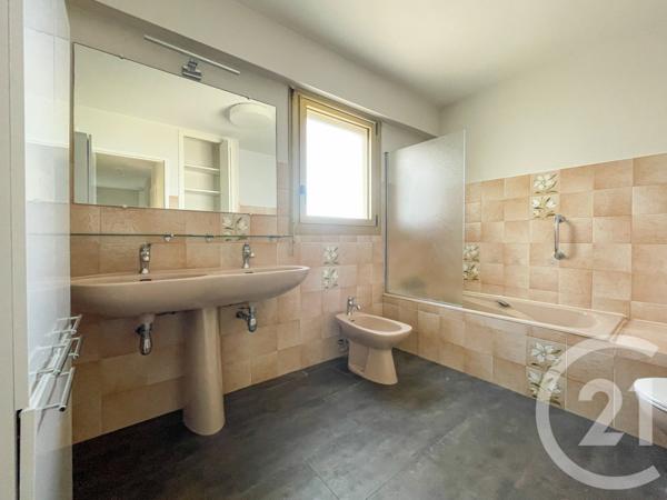 Appartement F5 à vendre  5 pièces - 119,78 m2 LES SABLES D OLONNE - 85