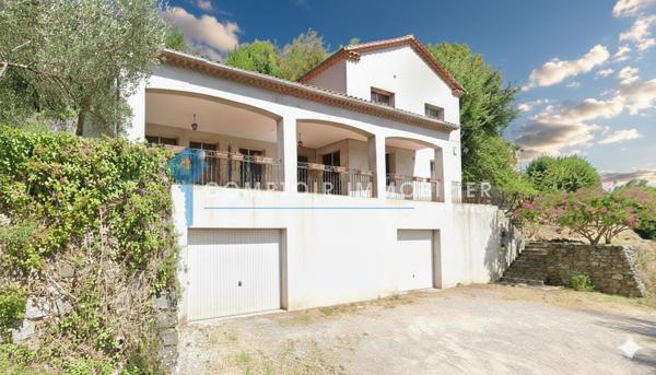 Maison
                                                                                                                                                                                                                                                                                                                        6 pièce(s)                                                                                                                                                                                                          5 chambre(s)                                                                                                                                                                                                          139  m²