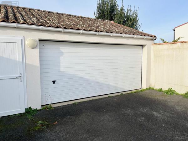 Garage - Parking à vendre à Challans en Vendée (85300), ref : 998/M/2318-85092