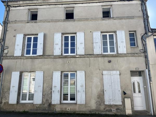 Immeuble à vendre |  Saint-Jean-d'Angély |  189 m²
