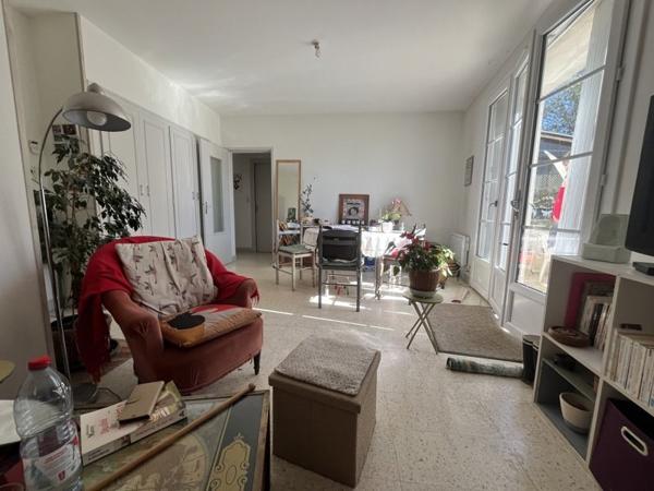 Immeuble à vendre |  Saint-Jean-d'Angély |  189 m²