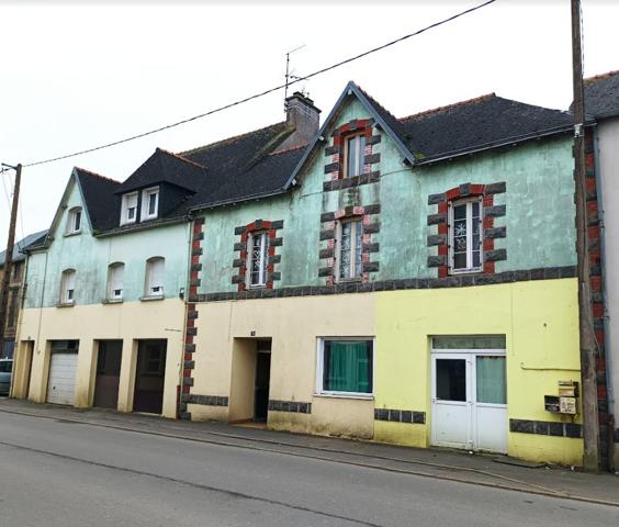 29520 Châteauneuf du Faou Bâtiment 3 lots 1 appart 3 chambres 76 m² et 2 locaux 183 m²